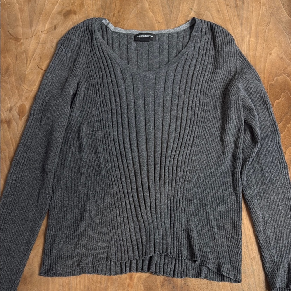 Liz Claiborne Gray Crew Neck Sweater with Ribbed Detailing
